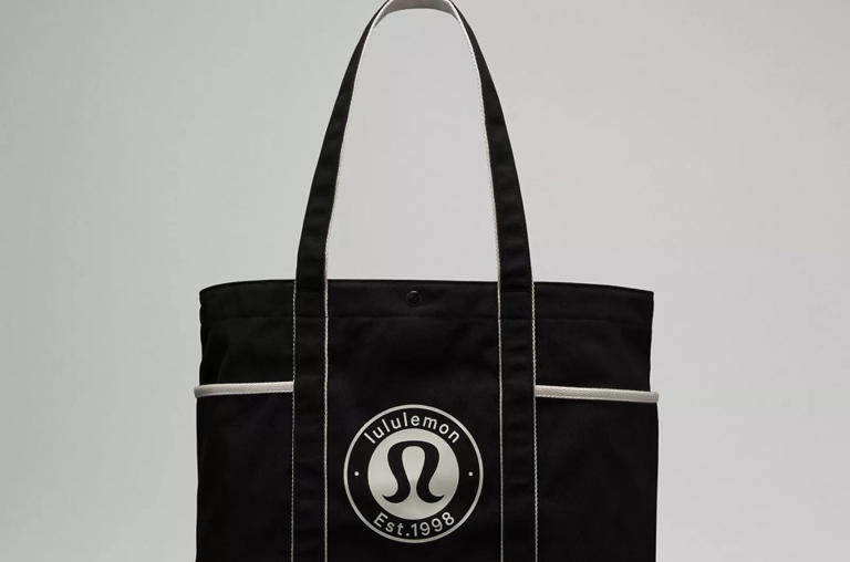 TikTok Discovered the Chicest Back-to-School Tote From Lululemon: Shop the  Look & More Bags Here