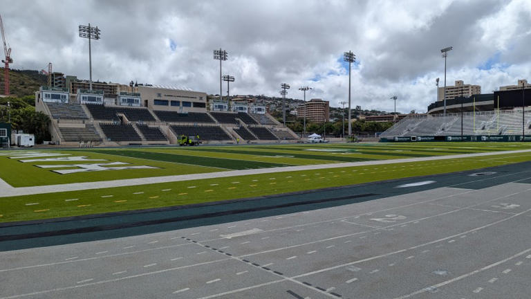 A Major Win: Uh Football Fans: This Is Not A Drill! (Free Cable Tv!) - 92hq0vo