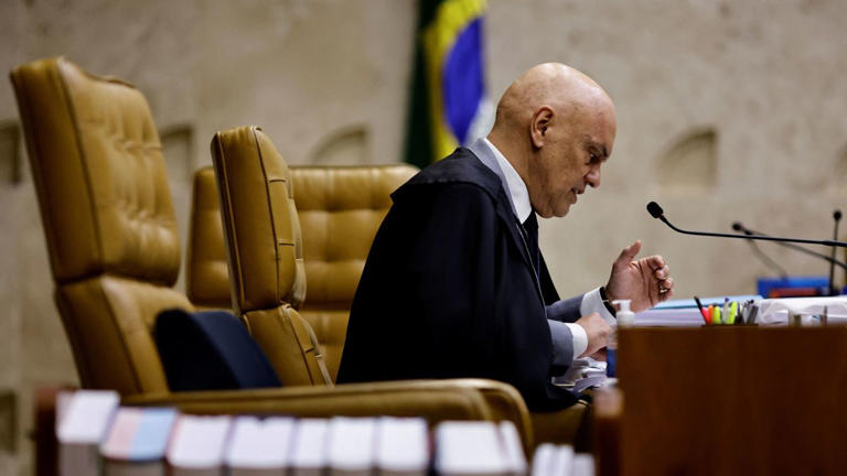 Ala do STF e procuradores defendem saída de Moraes de relatoria sobre vazamentos de mensagens