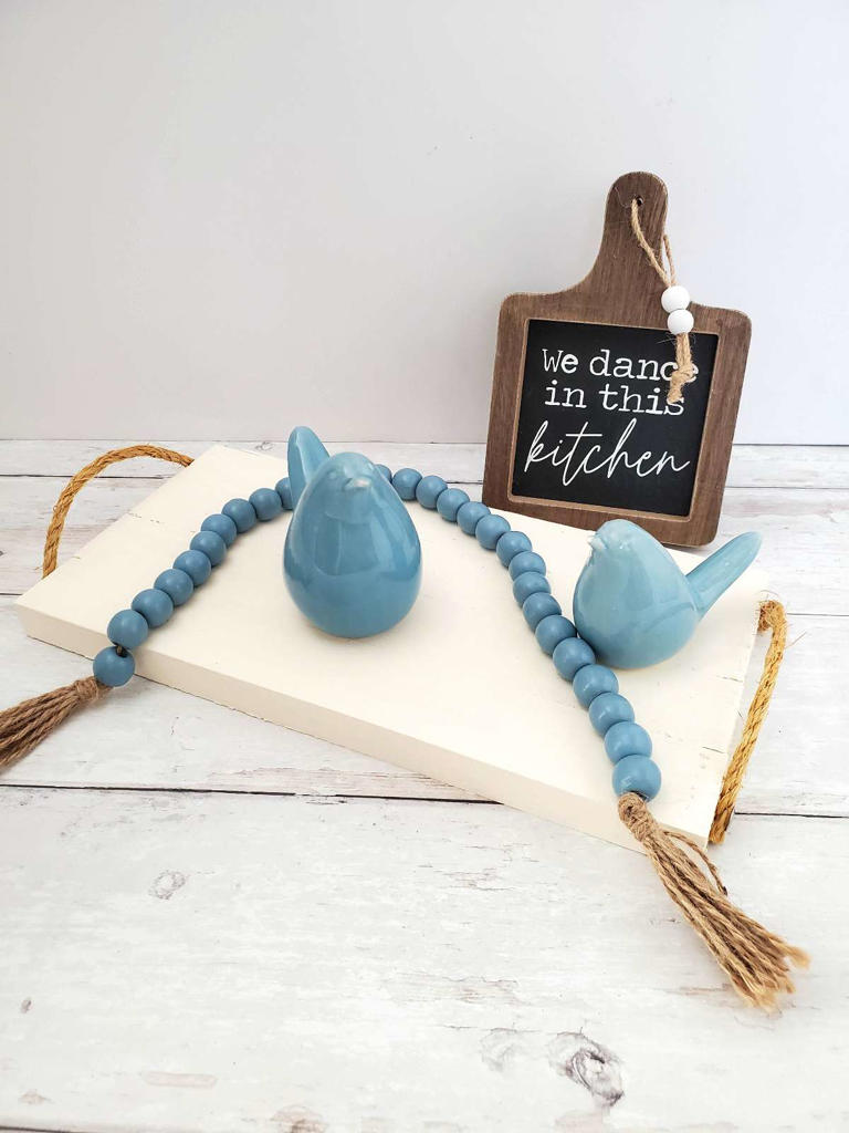 DIY Farmhouse Style Wooden Tray Craft