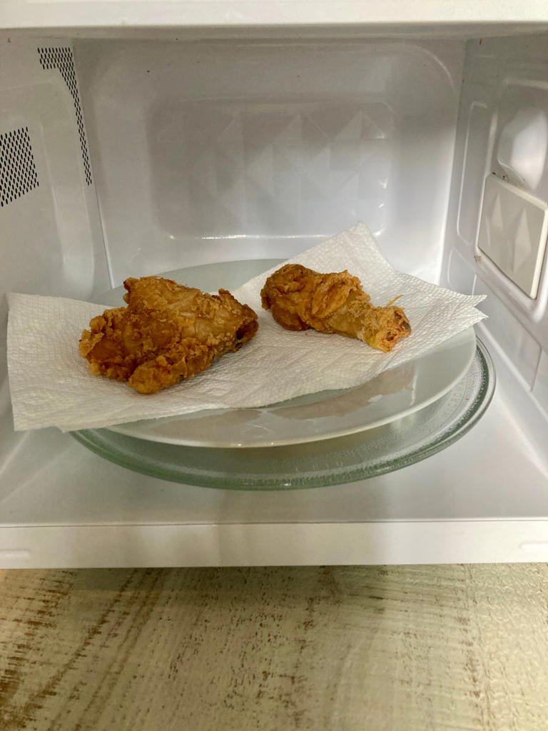 How to Reheat Fried Chicken So It's Crispy and Delicious