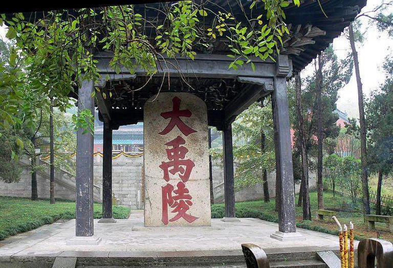 夏朝存在400年，为何却挖不到？考古显示：大禹建的不是夏朝