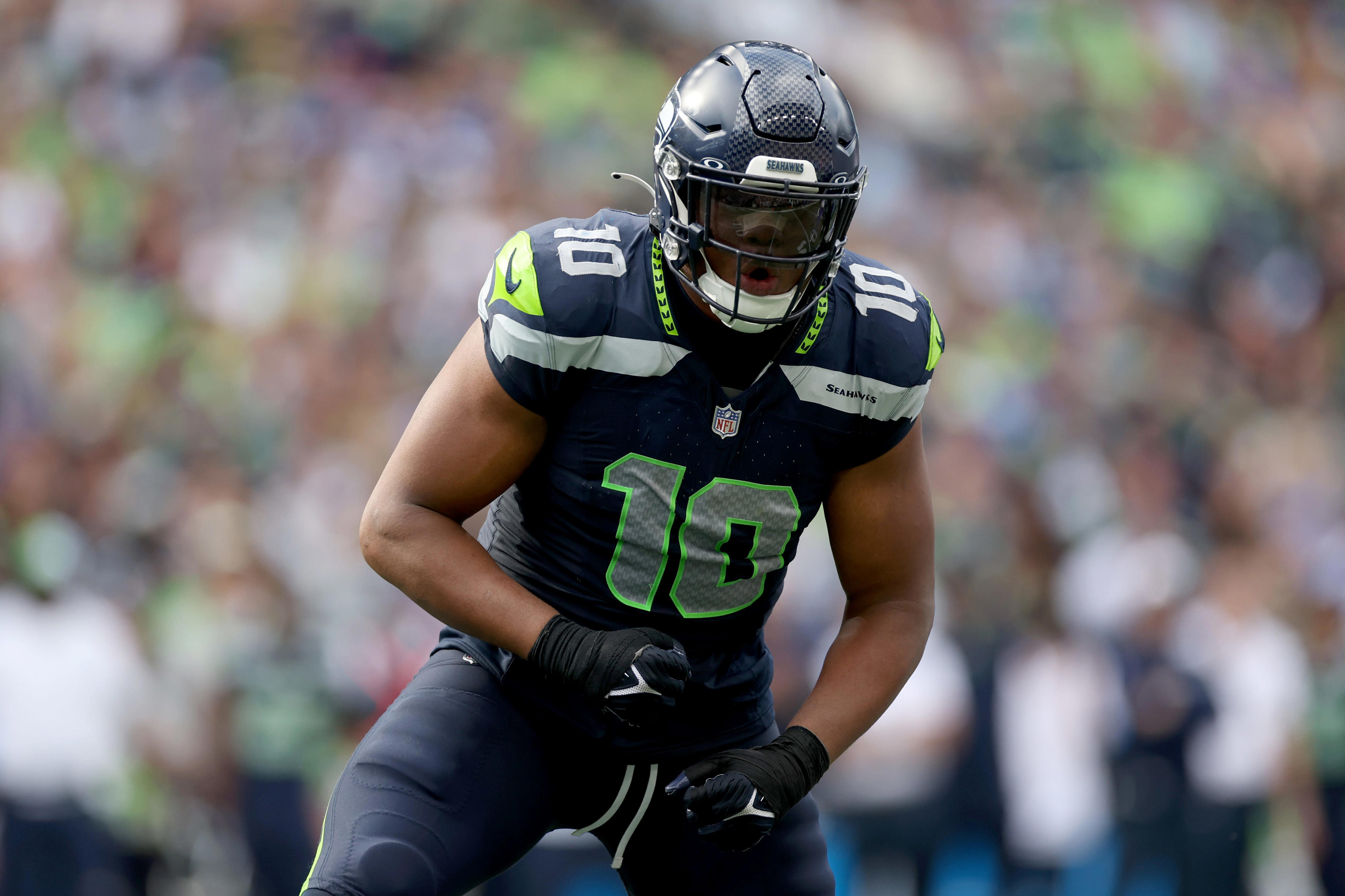 Uchenna Nwosu Sends Message To Seahawks Fans Via Social Media