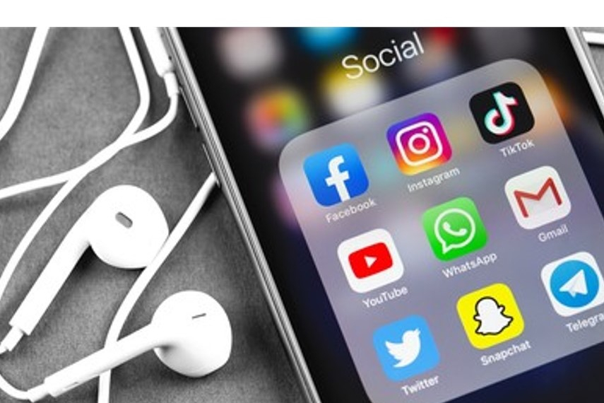 Denmark Ikuti Australia Larang Anak Gunakan Media Sosial