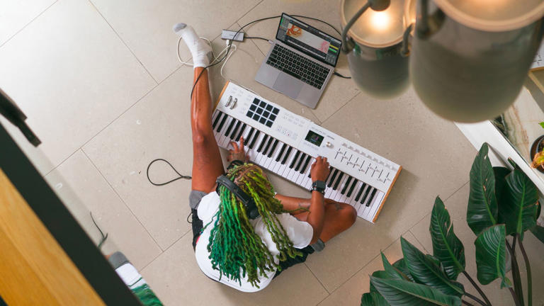  Arturia's KeyLab MIDI controller upgraded to mk3 with new keybed, bigger screen and touch-sensitive controls 