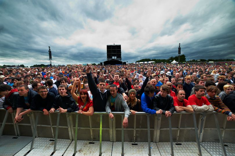 Oasis at Manchester Heaton Park - AA1pwsuu.img