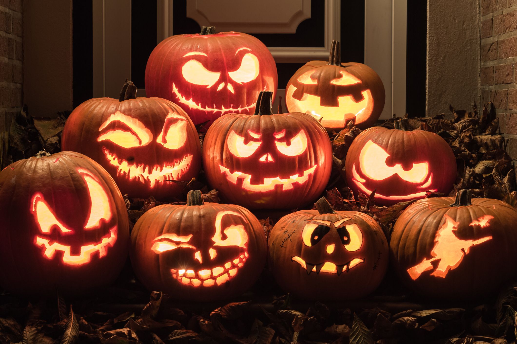 55-free-pumpkin-carving-stencils-and-printable-patterns-that-range-from-scary-to-cute