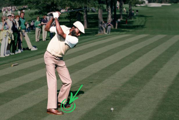 AUGUSTA, GA - APRIL 1987: Calvin Peete tees off during the 1987 Masters Tournament at Augusta National Golf Club in April 1987 in Augusta, Georgia. (Photo by Augusta National/Getty Images)