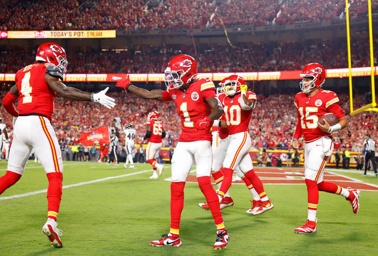 Patrick Mahomes classily made sure Xavier Worthy got his first touchdown  football during Ravens-Chiefs