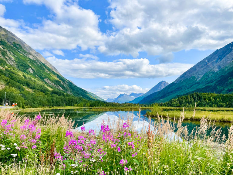 Get all the info you need to plan the perfect 10 day Alaska itinerary! Where to go, stay, eat and more if you can only spend 10 days in Alaska.