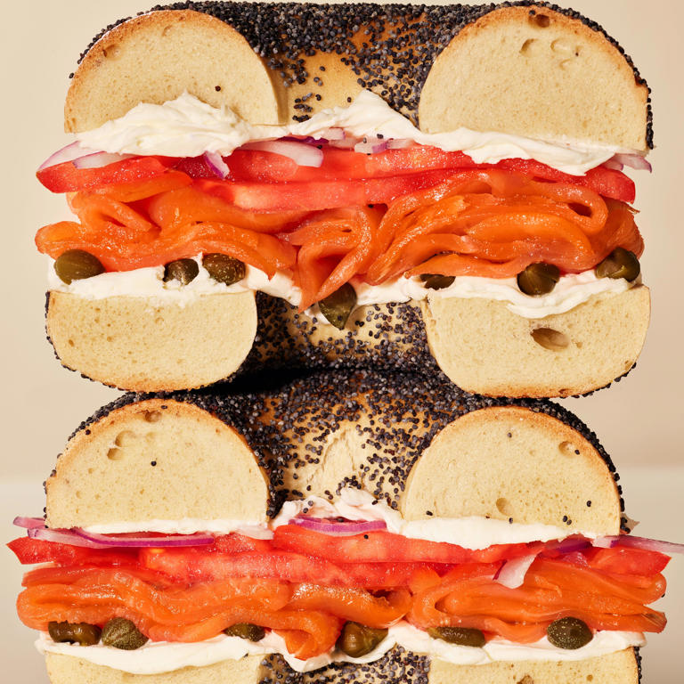 5 things to know: 'Famous' NYC bagel shop featured in movies, 'Seinfeld ...