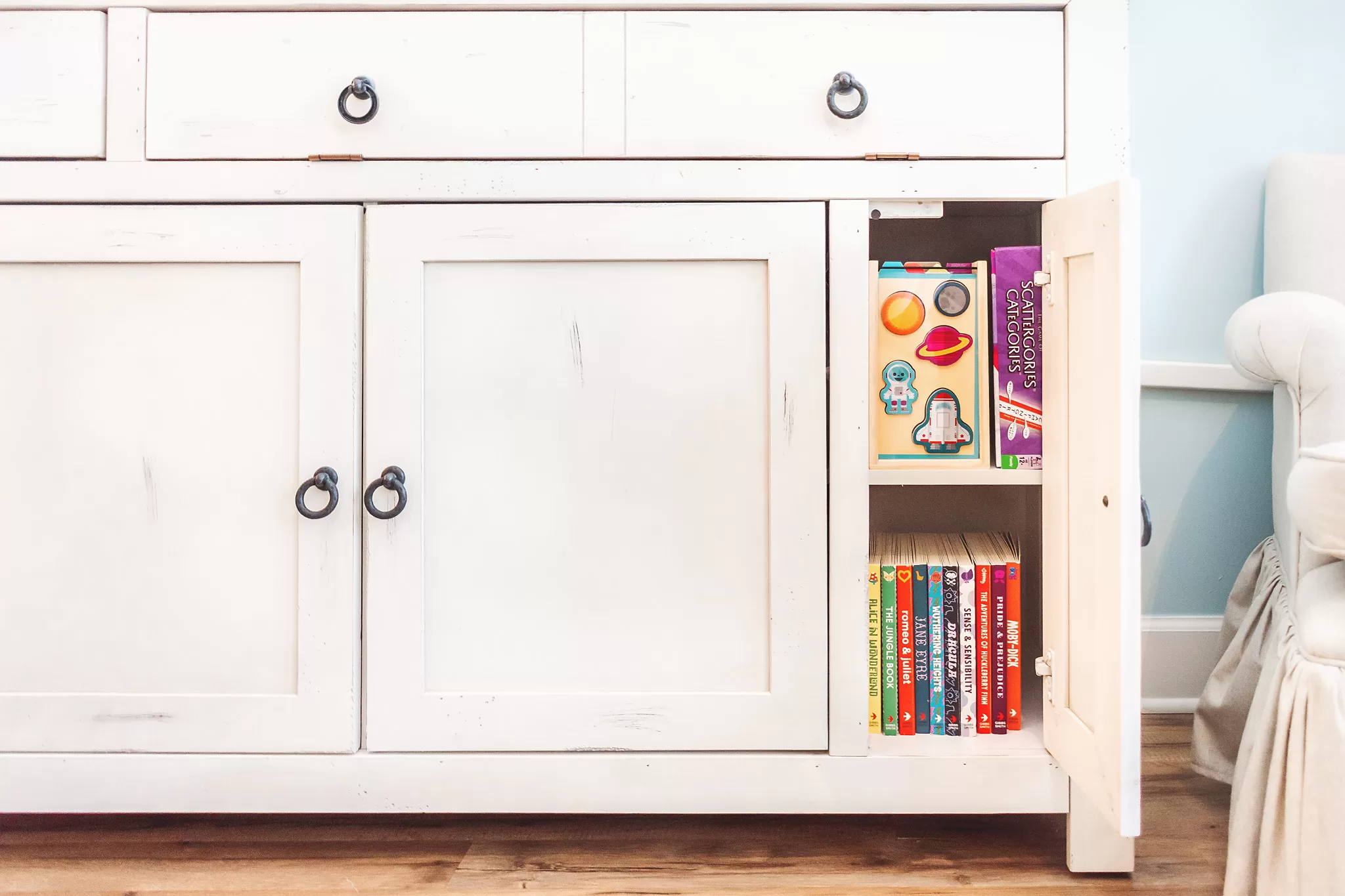 Airbnb games: Which games should you have in your rental?