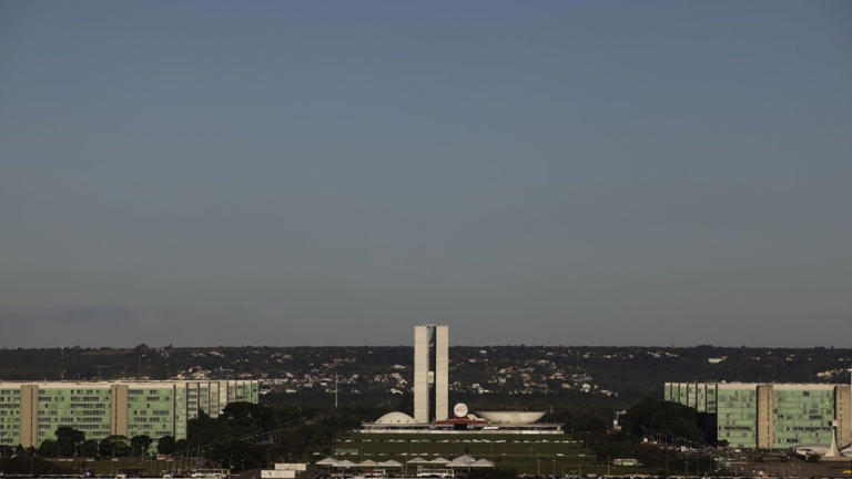 Tributária, dívida dos estados e sabatina do BC: saiba o fica para depois das eleições no Congresso