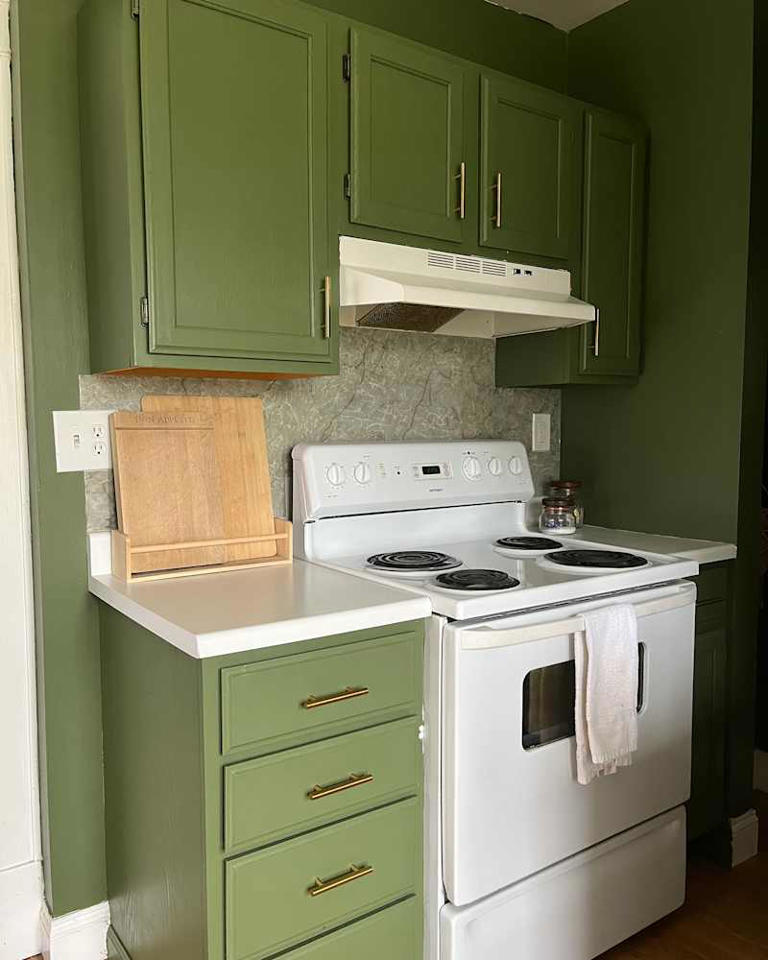 "Dull" Oak Kitchen Transform with a 600 Makeover