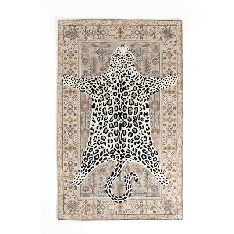 I saw this animal print runner in Lainey Wilson’s entryway, and I had ...