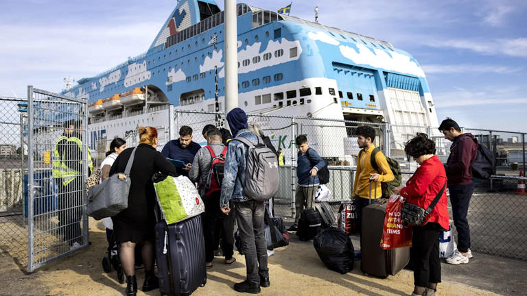 Keine Kapazitäten mehr: Nahe Amsterdam wurden Asylbewerber 2022 erstmals auf einem Kreuzfahrtschiff untergebracht