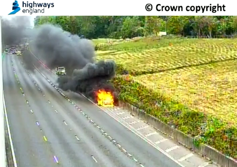 m25surreycarfire180924