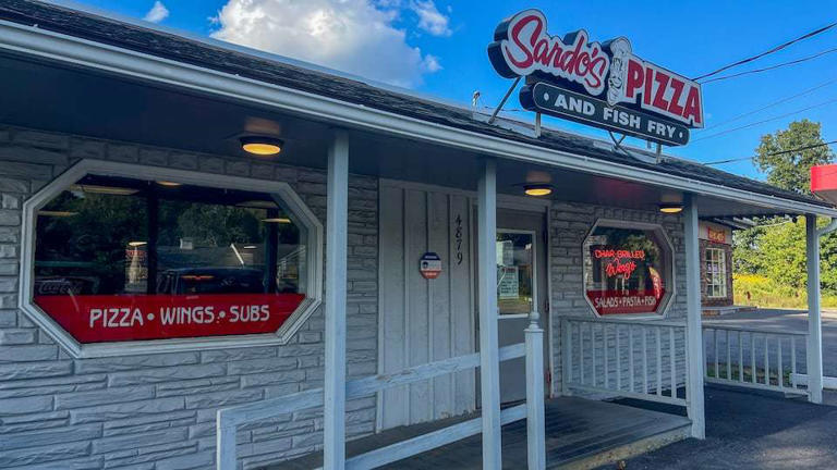 Sardo's on South Avenue in Syracuse, the 37th stop of our CNY Pizza Tour.