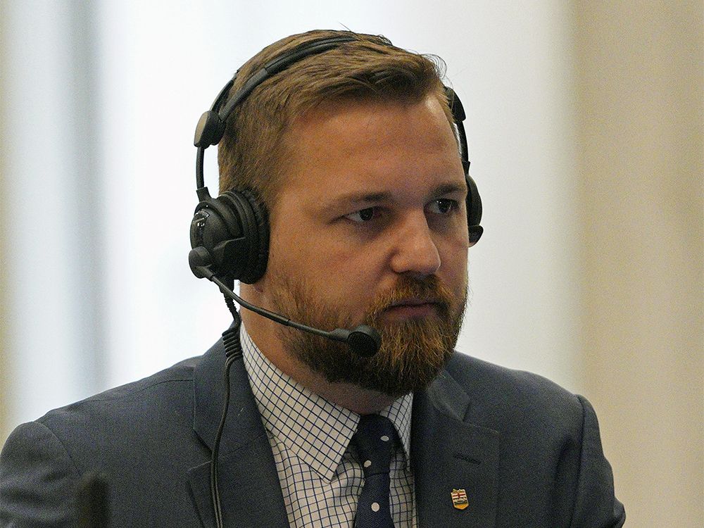 Former MLA Derek Fildebrandt's denial he threatened teens ought to be believed: Lawyer