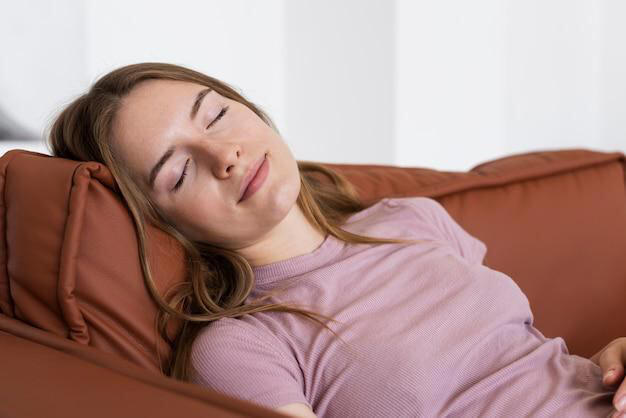 Un sueño de calidad es esencial para la buena salud neuronal. Fuente: Freepik.