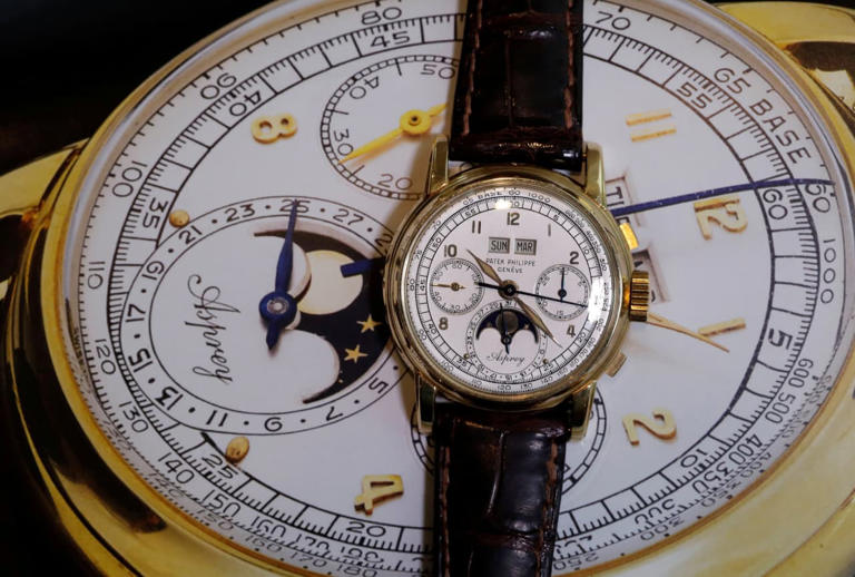 How the Super-Rich Signal Their Wealth to Each Other