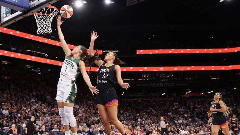 Nika Mühl scores first WNBA points