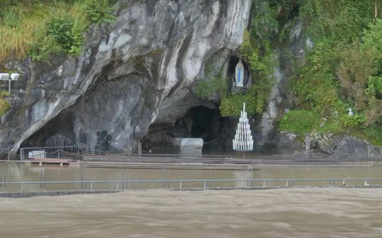 Le sanctuaire de Lourdes (Hautes-Pyrénées), partiellement inondé, le 7 septembre 2024.