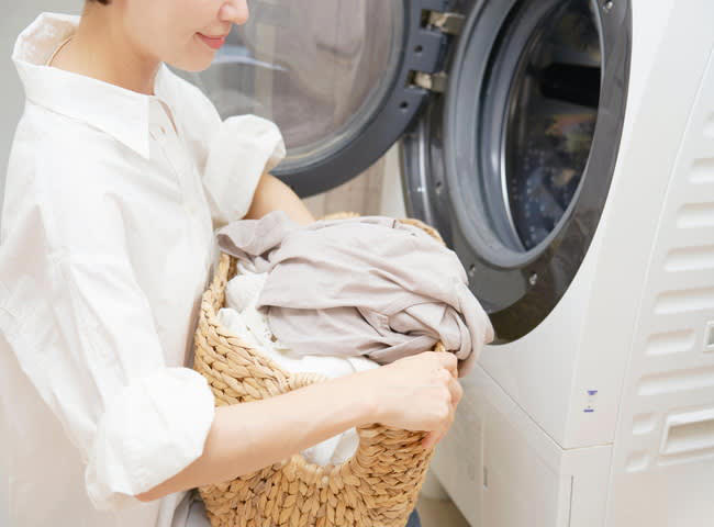 洗濯機を回してる時、絶対やってはいけないNG行為10選！知らないと故障の原因に…