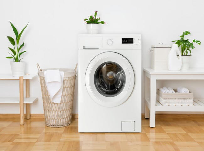 洗濯機を回してる時、絶対やってはいけないNG行為10選！知らないと故障の原因に…