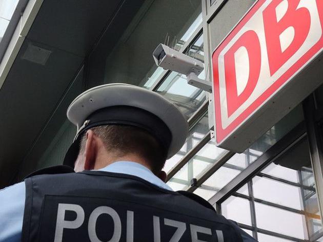 Frau beleidigt Polizisten am Hauptbahnhof München rassistisch – und ...