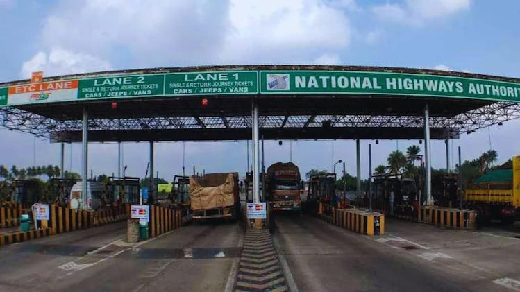 Govt changes toll collection rules: Pay as per distance you cover, no charges up to 20 kms on a toll road