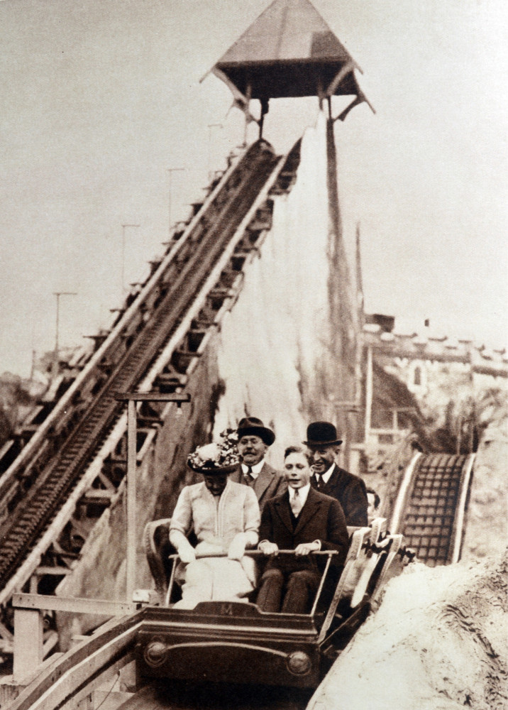 Why roller coaster loops aren’t circular