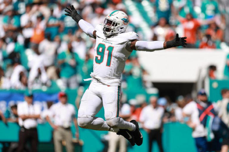 Da'Shawn Hand (# 91) de los Miami Dolphins en acción contra los Jacksonville Jaguars en el Hard Rock Stadium el 8 de septiembre pasado en Miami Gardens, Florida. FOTO: AFP