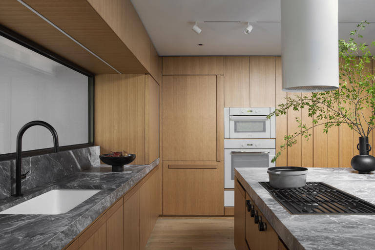 5 Things You Shouldn't Keep On Your Countertops If You Want An 