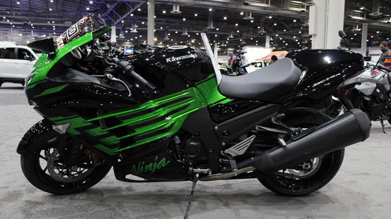 What's The Top Speed Of The Kawasaki Ninja ZX-14R? (With And What's The Top Speed Of The Kawasaki Ninja ZX-14R? (With And
