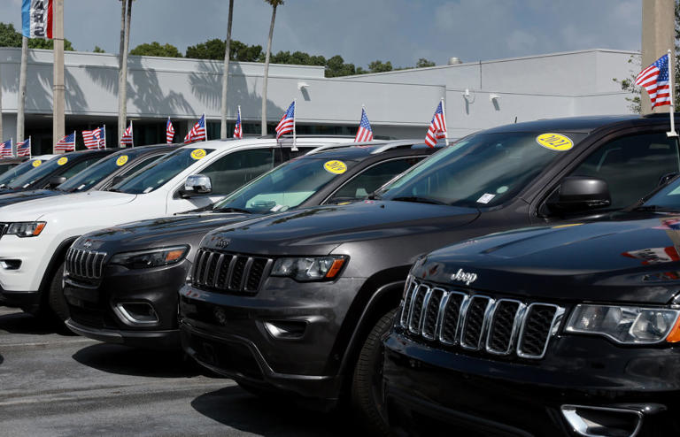 Un rivenditore di Jeep e auto dei marchi Stellantis (Getty Images).