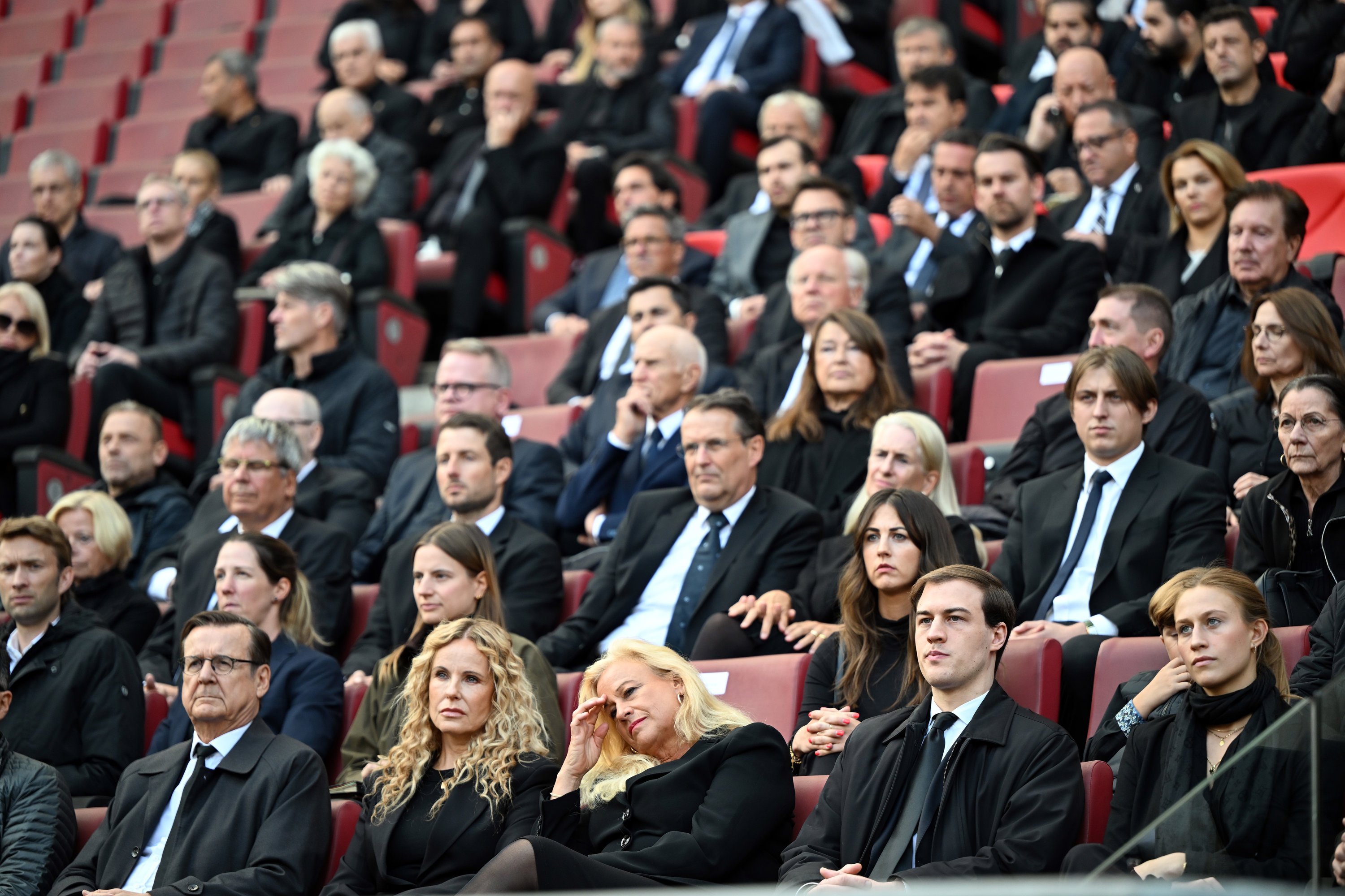 Die Trauerfeier Für Christoph Daum Im Kölner Stadion