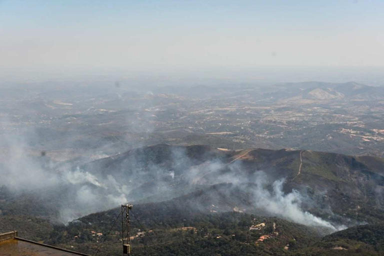 Incêndio de grandes proporções atinge Serra da Piedade em Caeté, na Grande BH