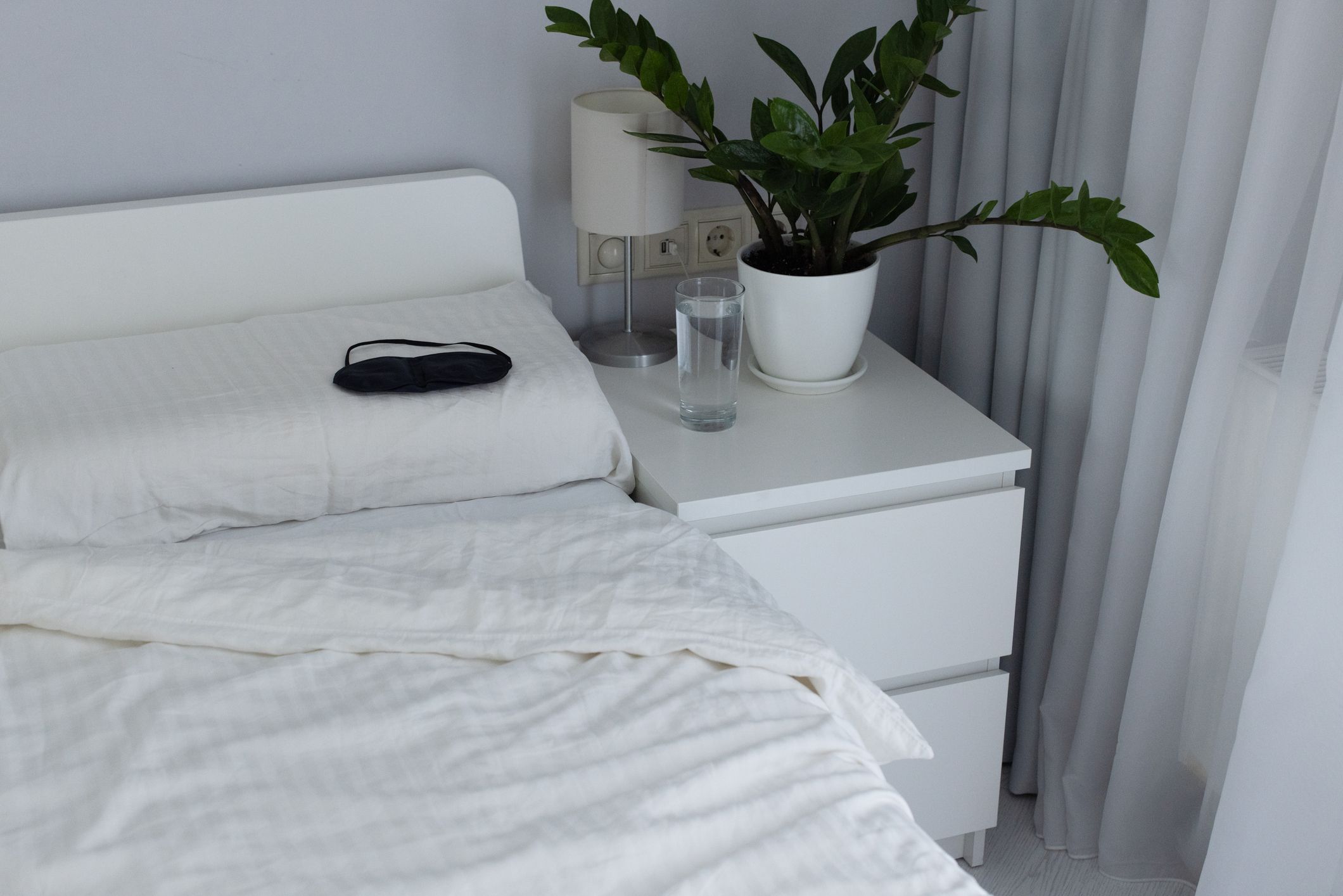 What’s the Deal with Mouth Taping? Expert Weigh in With Tips