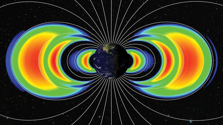 Os cinturões de radiação foram descobertos em 1958 pelo físico americano James Van Allen. Em 2012, cientistas da Nasa descobriram um terceiro cinturão que é transitório, dependendo da atividade solar