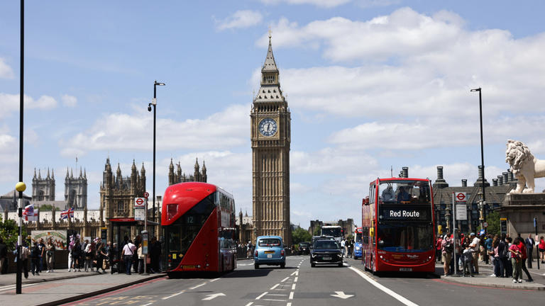 Új buszjáratot indítottak a londoni zsidók védelme érdekében