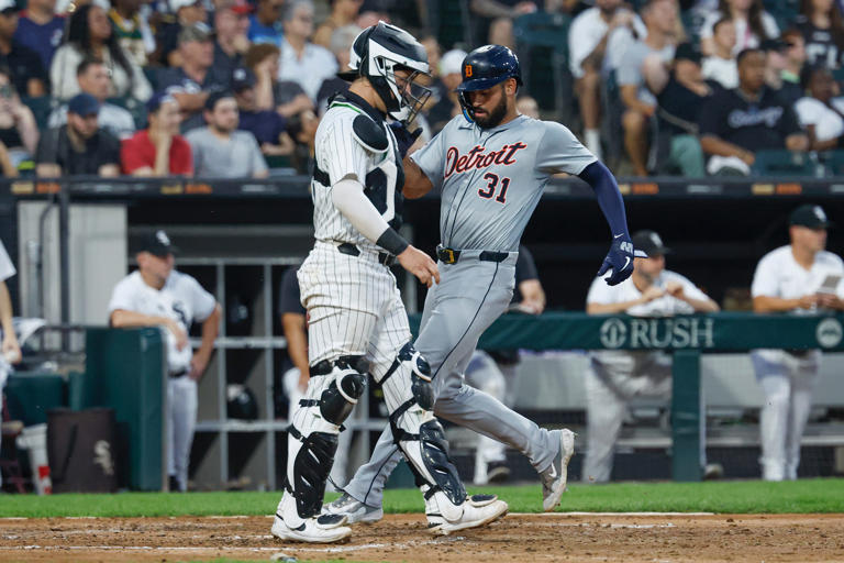 Chicago White Sox break 2003 Detroit Tigers' AL record of 119 losses