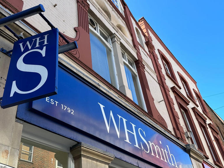 Whsmith shares sales