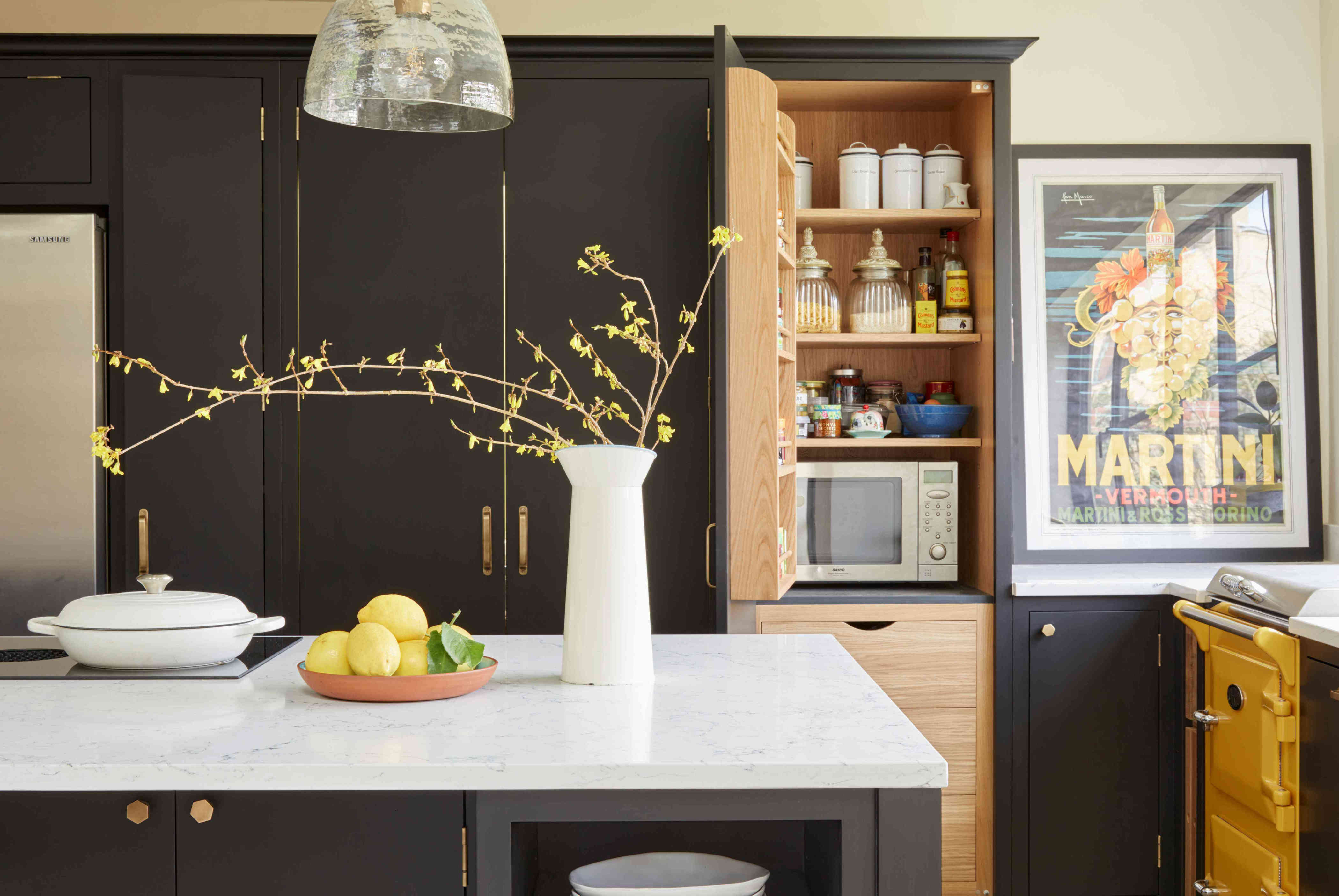 Designers say these common countertop habits can make kitchens look ...
