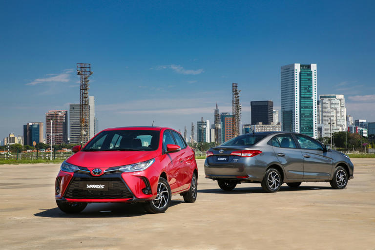 Apesar do bom volume de vendas, dupla Yaris e Yaris Sedan engrossam a lista dos carros que sairão de linha em 2024 para abrir espaço para novo SUV da Toyota (Foto: Toyota | Divulgação)