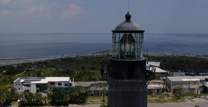 A free retreat on Tybee Island is giving families impacted by breast cancer a chance to focus on fun and relaxation.