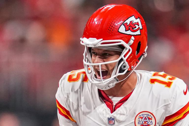 Kansas City Chiefs quarterback Patrick Mahomes play against the Atlanta Falcons at Mercedes-Benz Stadium on September 22, 2024. Dale Zanine-Imagn Images