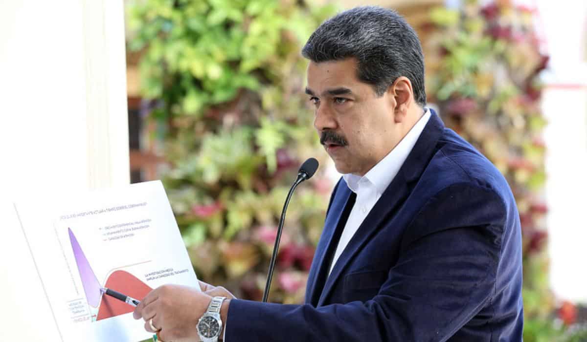 Maduro y su esposa van camino a una corte en Nueva York para enfrentar ...