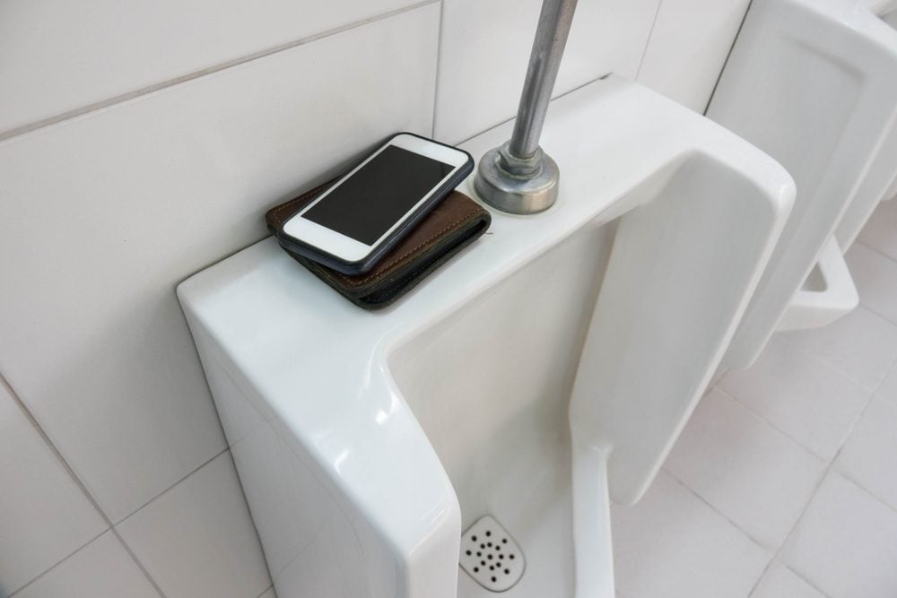 16 Bathroom Etiquette Rules You Should Never (Ever!) Break