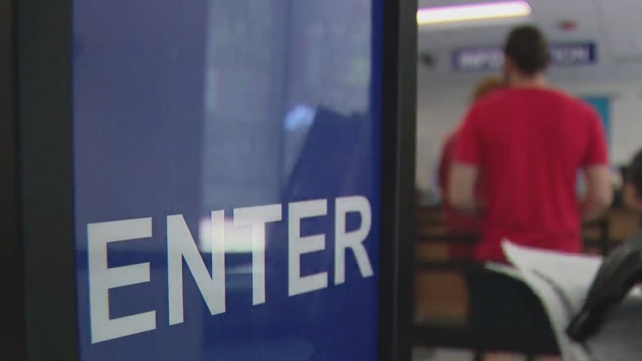 Illinois DMV locations now open earlier to improve service and reduce